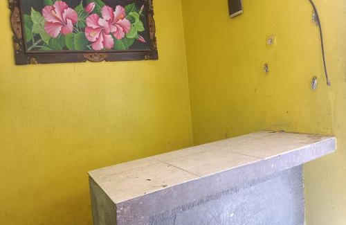 Kecamatan Narmada Hotel | OYO 93766 Bunga Homestay Near Taman Lembah
