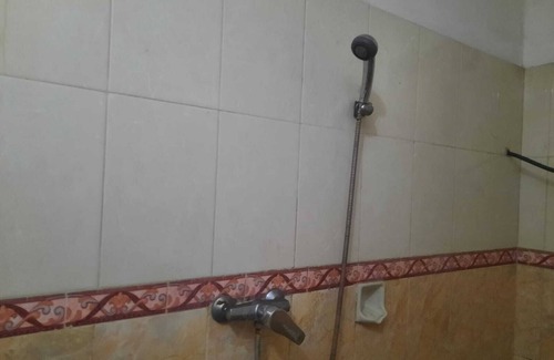 Linggajati Hotel | OYO 94022 Guest House Ayomi Syariah