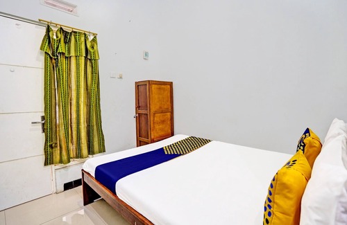 Linggajati Hotel | OYO 94022 Guest House Ayomi Syariah