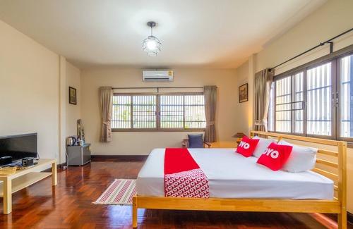 Anusawari Hotel | OYO 941 Chom's House at Sapanmai