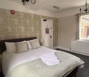 Etwall Hotel | OYO Blenheim House