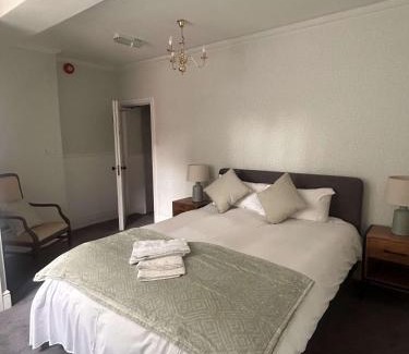 Etwall Hotel | OYO Blenheim House