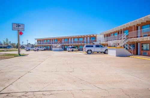 Osborne Hotel | OYO Crossroads Inn