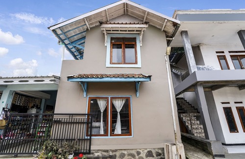 Lembang House | OYO Homes 91006 Eco Tourism Desa Cibodas Areng 5 Syariah