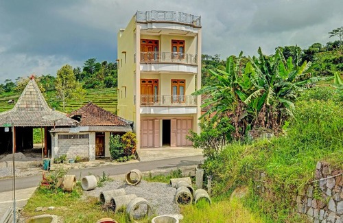Bulukerto Hotel | OYO Homes 91095 Desa Wisata Conto