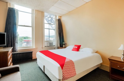 Derrick City Hotel | OYO Hotel Bradford Main St PA