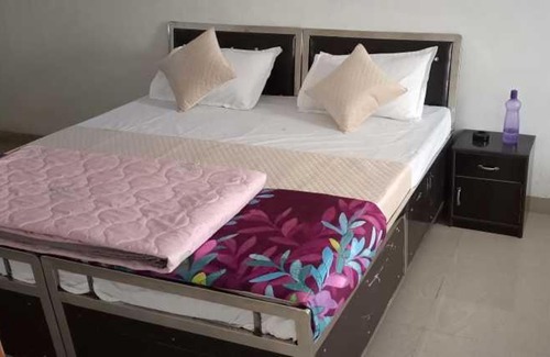 Viratnagar Hotel | OYO Hotel Lemontree