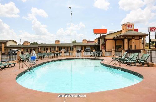 Texarkana Hotel | OYO Hotel Texarkana North Heights AR Hwy I-30