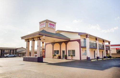 Texarkana Hotel | OYO Hotel Texarkana North Heights AR Hwy I-30