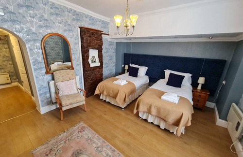 Ashburton Hotel | OYO Lavender House Hotel