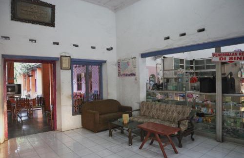Ponorogo Hotel | OYO Life 1972 Aman Family Inn Syariah