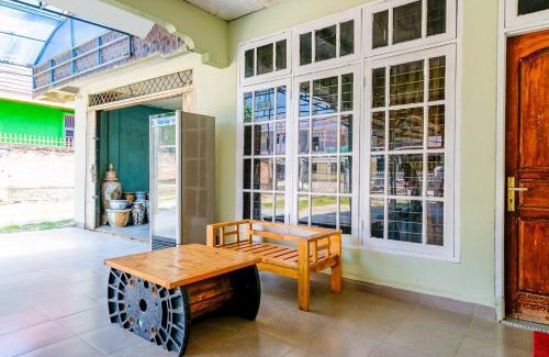 Mandau Hotel | OYO Life 2745 Nabeza House
