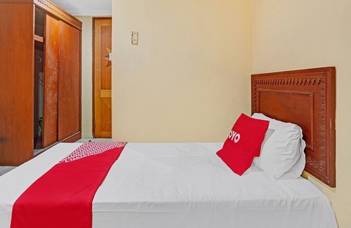 Surabaya Hotel | OYO Life 90380 Andalus Hotel Syariah