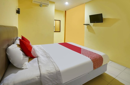 Prabumulih Hotel | OYO Life 91027 Note Hotel Syariah
