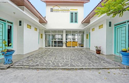 Wonogiri Hotel | OYO Life 91323 Omah Victoria Homestay & Culinary
