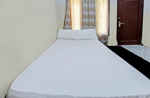 Praya Hotel | OYO Life 92853 Kost 999