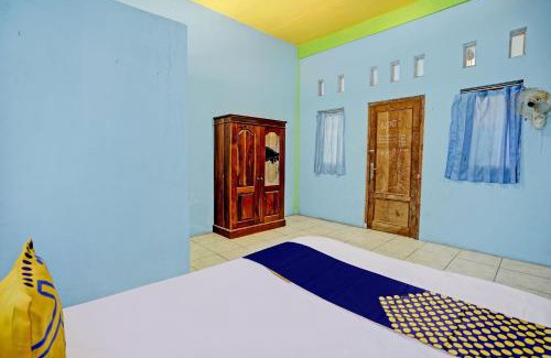 Paciran Hotel | OYO Life 93037 Nova Jaya Homestay Syariah
