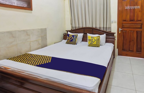 Mataram Hotel | OYO Life 93405 Montong Are Residence
