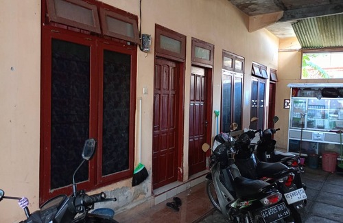 Blitar Cottage | OYO Life 93712 Vanda Family