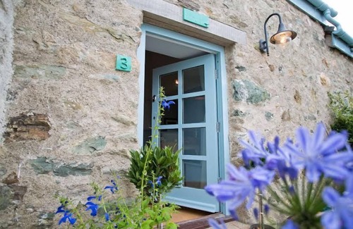 Llanfaethlu Apartment | Oyster Catcher - a ground floor bedroom that sleeps 6 guests in 3 bedrooms