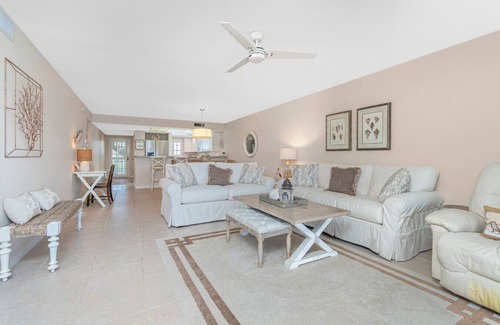 Englewood South Apartment | Oyster Creek Oasis Condo