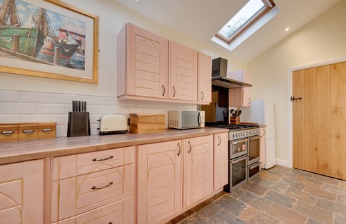 Mumbles House | Oystermouth Chapel - Three Bedroom House, Sleeps 6