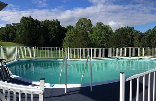 Theodosia House | Ozark Livin' - Sleeps 18, on 10 acres - 1 mi from Bull Shoals lake