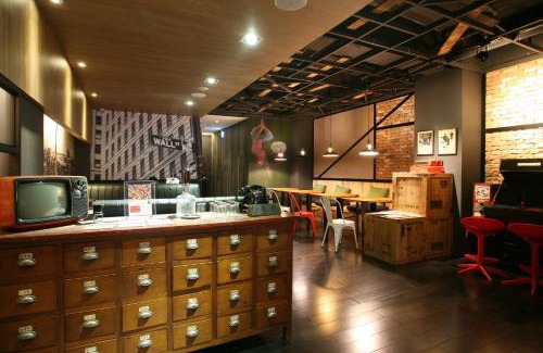 Central District Hotel | P&F Hotel
