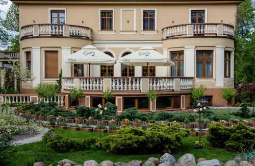 Tarnowskie Gory House | Pałac Ogrodowa