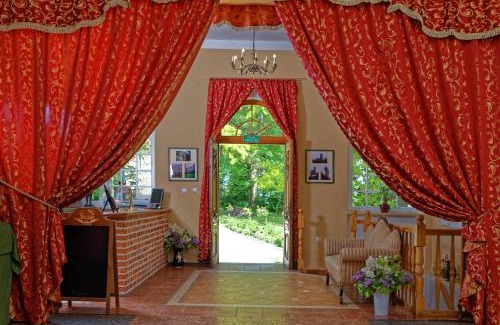 Gryfice Bed & Breakfast | Pałac Pensjonat Ptaszynka