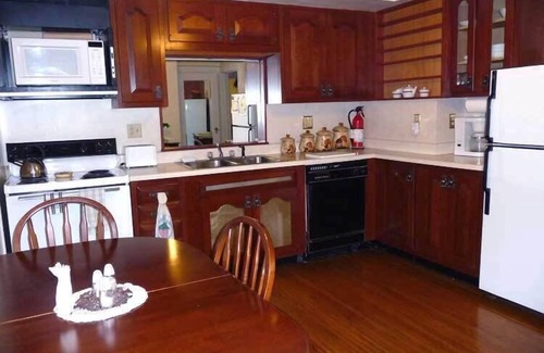 Clearfield Apartment | PA Wilds: easy drive Elk Herd, Punxsy Phil, Susquehanna Rvr, Amish, State Parks