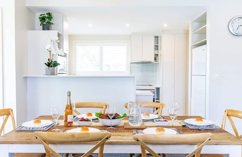 Salamander Bay Apartment | Pacific Blue 278-265 Sandy Pt Rd- Dual Key Access, Wifi, Linen and Air Conditioning