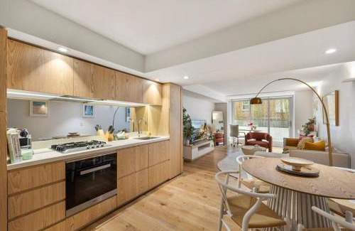 Bondi Beach Apartment | Pacific Chic Luxury Pad - Beachfront Aircon Lift
