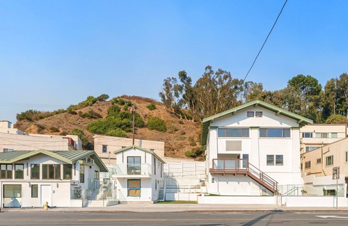 Santa Monica Canyon Apartment | Pacific Coast - Oceanfront Living Studio B