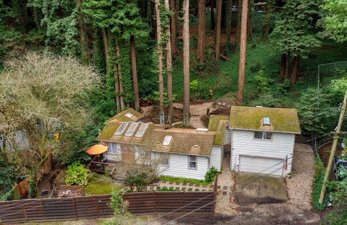 La Honda Cabin | Pacific Coast Redwoods Cabin for Family
