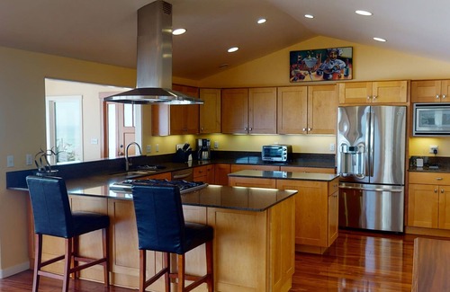 Westhaven-Moonstone House | Pacific Dream - Luxury Cliffside Oasis w/Hot Tub!