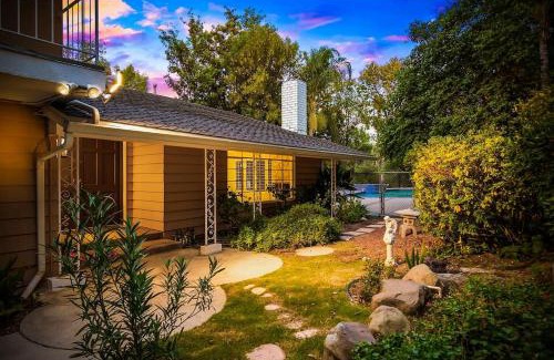 Calabasas House | Pacific Dreams Woodland Hills Distinguished 8 BR