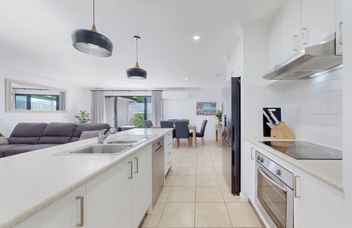 Pacific Pines Hotel | Pacific Pines 3BR Peaceful Home Stay