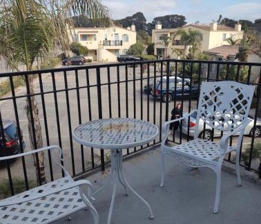 Oceano House | Pacific Plaza #204 - Eagles Nest - 1BdrmUp-K