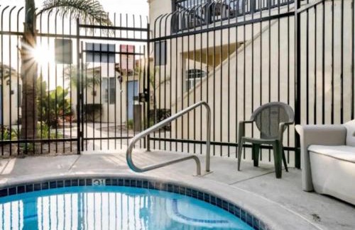 Oceano House | Pacific Plaza #408 - Shipwrecked - 1BdrmUp-K-QSofa