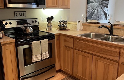 Forest Grove House | Pacific University Stay, very close to the University and downtown Forest Grove