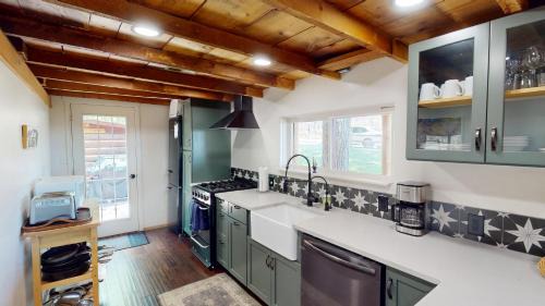 Spanish Valley House | Pack Creek ~ Road House