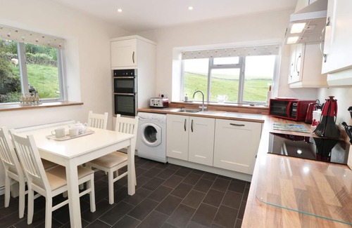 Ashbourne Cottage | PADDOCK HOUSE, pet friendly, with open fire in Ilam, Staffordshire