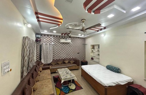 Mount Abu Apartment | Paddy's Luxurious Home Staynn