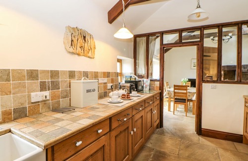 Fremington Cottage | PADLEY BARN, family friendly, character holiday cottage in Hurst