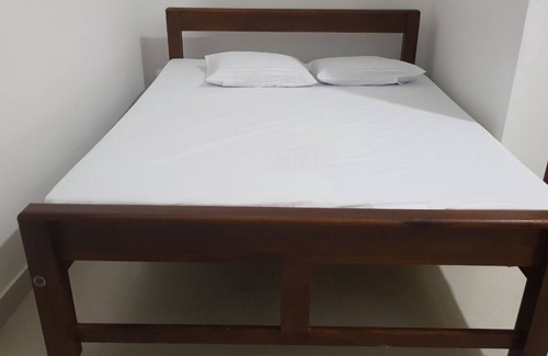 Nuwaragam Palatha Central Bed & Breakfast | Padmasiri Holiday Resort