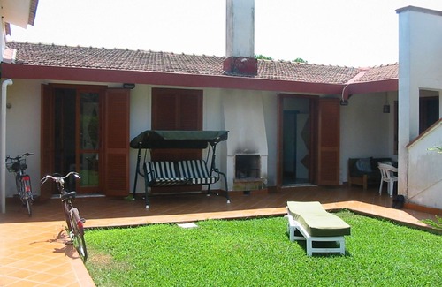 Laura Villa | Paestum sea; Villa in park with garden, condom pool open 1/6 -15/9