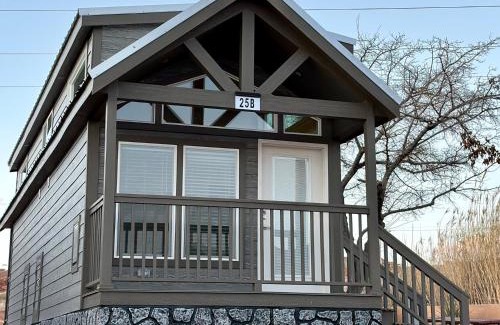 Page Cabin | Page Lake Powell Campground - Tiny Homes