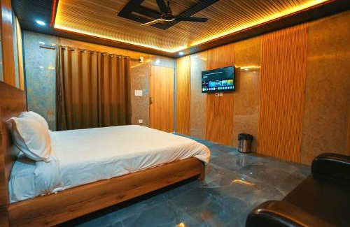 Naina Range House | Pahadi Aangan - A Boutique Villa By Shivaneel Hospitality