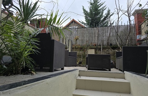 Bondy Apartment | Paisible Studio. Proche de Tout Commerces, Services et Transports